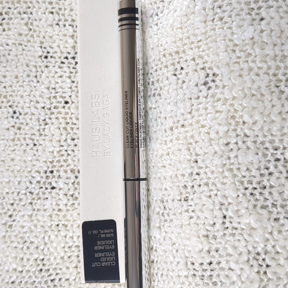 Haus Labs Optic Intensity Eco Eyeliner in Onyx, 1.3g/0.04oz - Picture 2 of 9